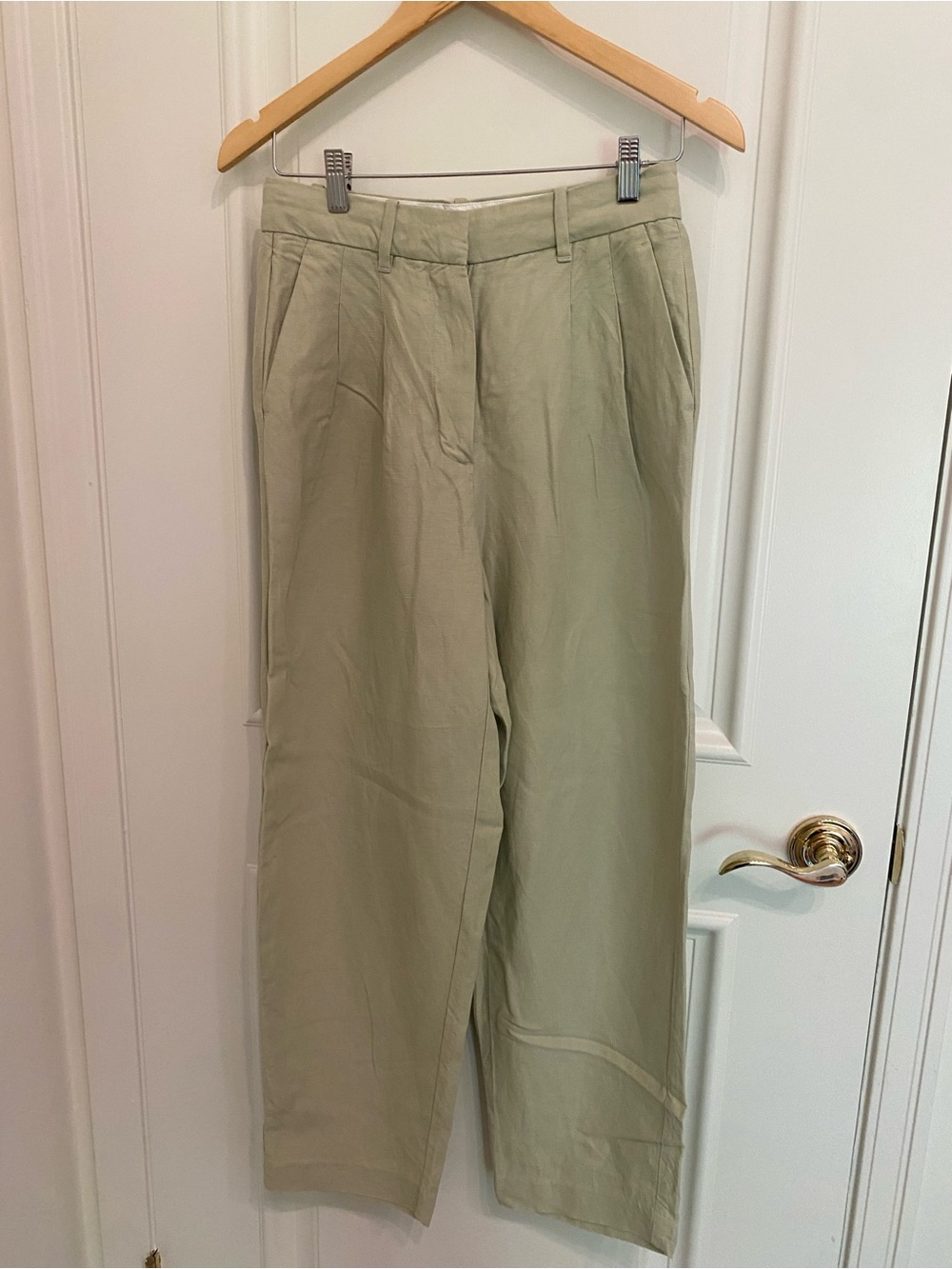 Aritzia Linen Carrot Pants
